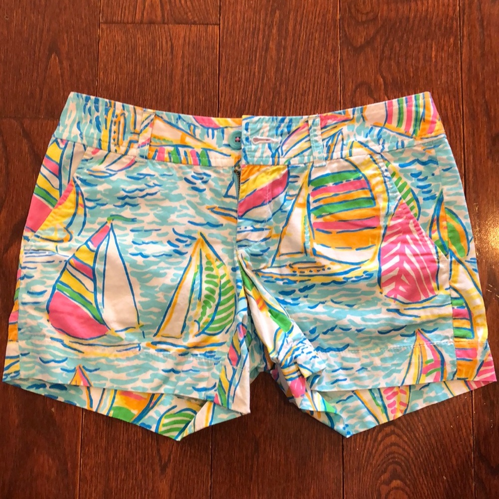 Lilly shorts size 0. You gotta regatta original!